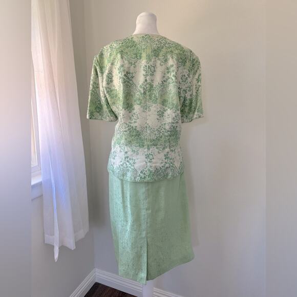 Vintage ‘90s Papell 100% Silk Green Beaded Short Sleeve Jacket + Midi Skirt Set - Picture 6 of 11